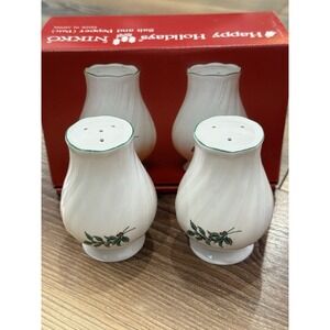 Nikko Salt and Pepper Pair Happy Holidays Christmas Shakers Set Japan